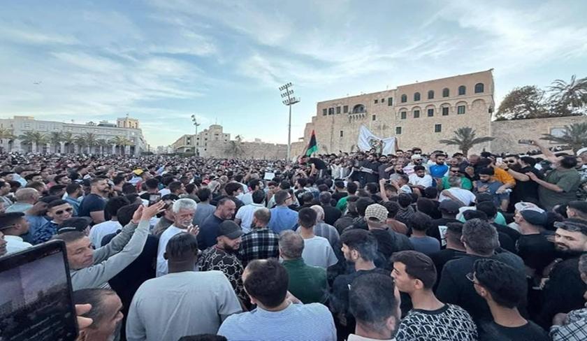 Libye : manifestations de colère à Tripoli, des ministres démissionnent