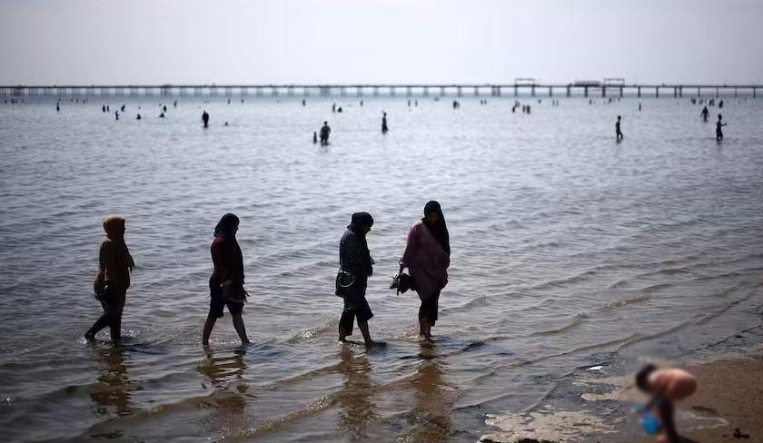 Syrie : les femmes devront porter le burkini ou des vêtements couvrants sur les plages publiques