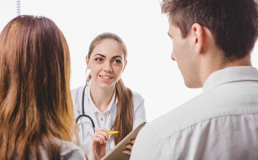 Dépistage prénuptial : prévention ou formalité ' Les autorités relancent les jeunes couples