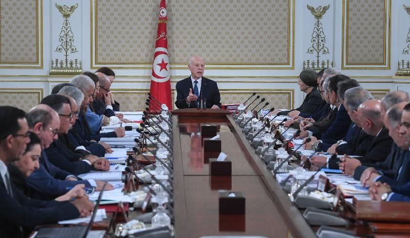 Kaïs Saïed : un ancien ministre se permet de donner des leçons alors que c'est un escroc !