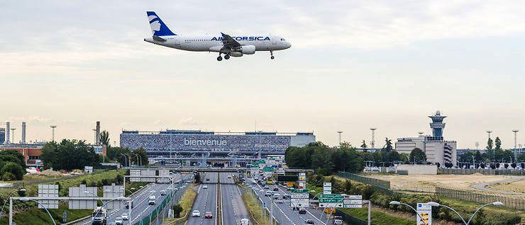 France – Panne persistante à Paris-Orly : 15 % des vols annulés et retards en...