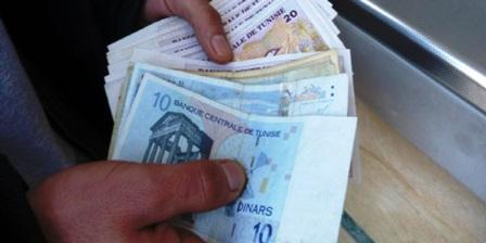 1388 dinars est le salaire mensuel net moyen des agents de la fonction publique en...