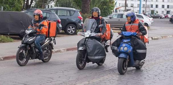 L’Union européenne renforce les droits des livreurs et chauffeurs de plateformes