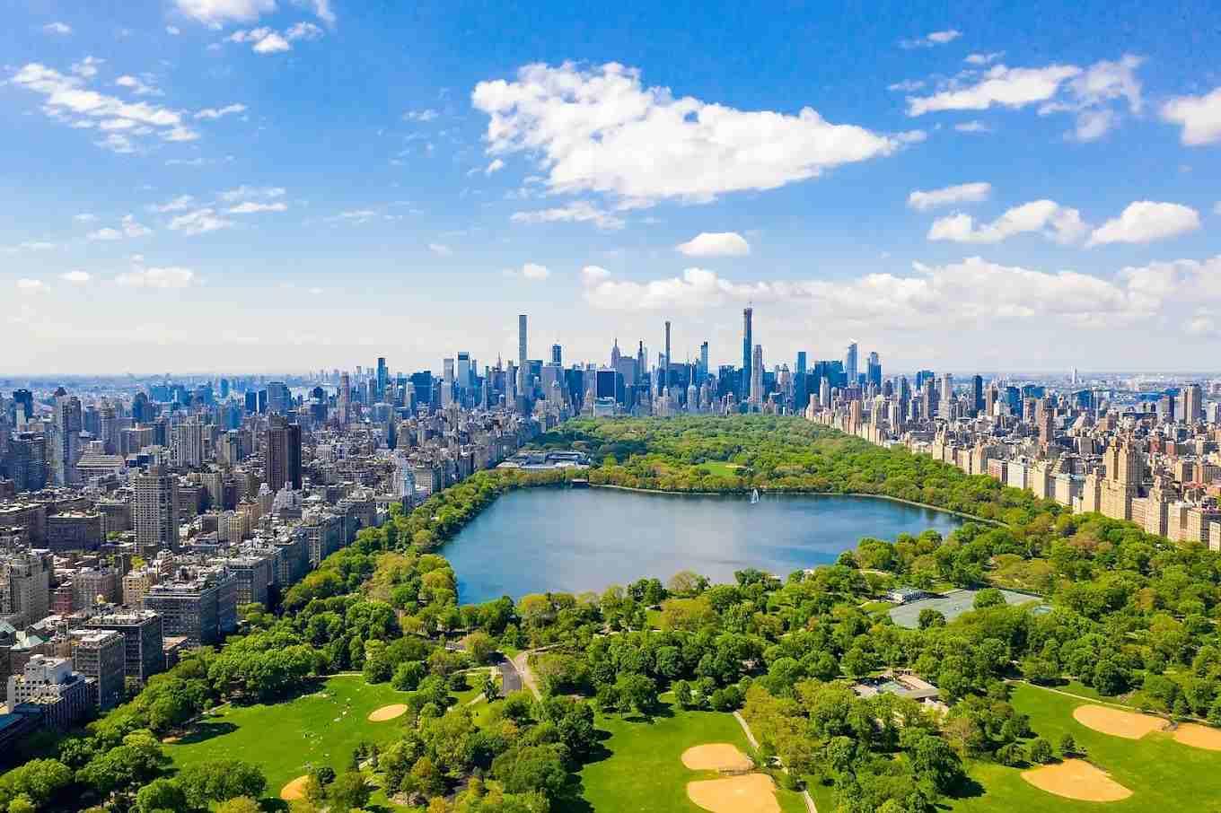 USA : New York s’écroule sous le poids des immeubles et finira comme Venise…