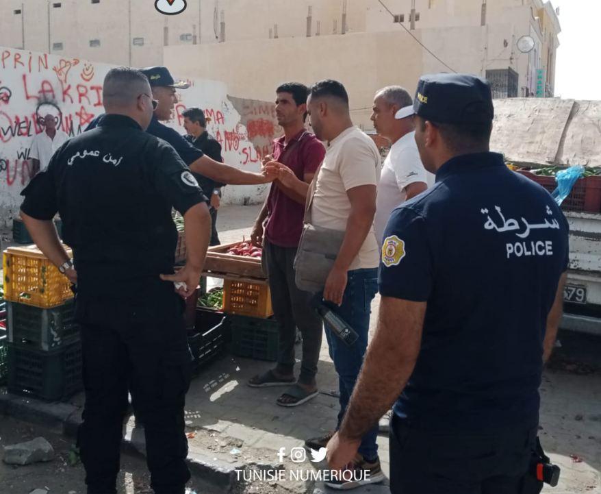 Gafsa: Une campagne sécuritaire pour lutter contre le phénomène des étals anarchiques (Photos)