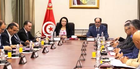 Tunisie : La mise à niveau des jardins d’enfants municipaux objet d’une réunion entre Feki et Bel Haj Moussa