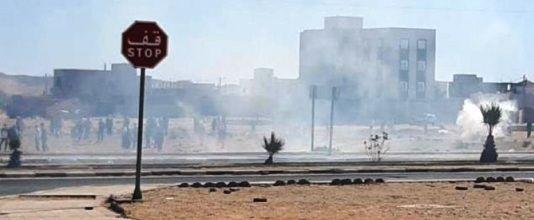 Tunisie – Tataouine : Du gaz lacrymogène pour disperser une manifestation qui s’attaquait au siège du...