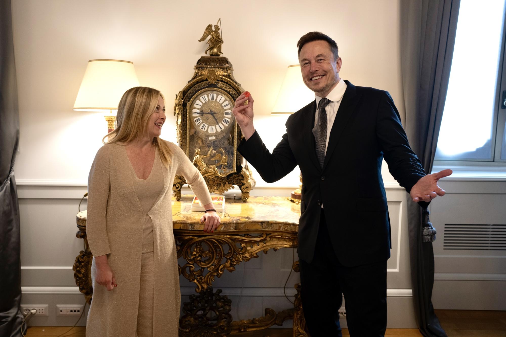 Italie : Elon Musk le dit à la face de l’extrême droite de Meloni, Vive...