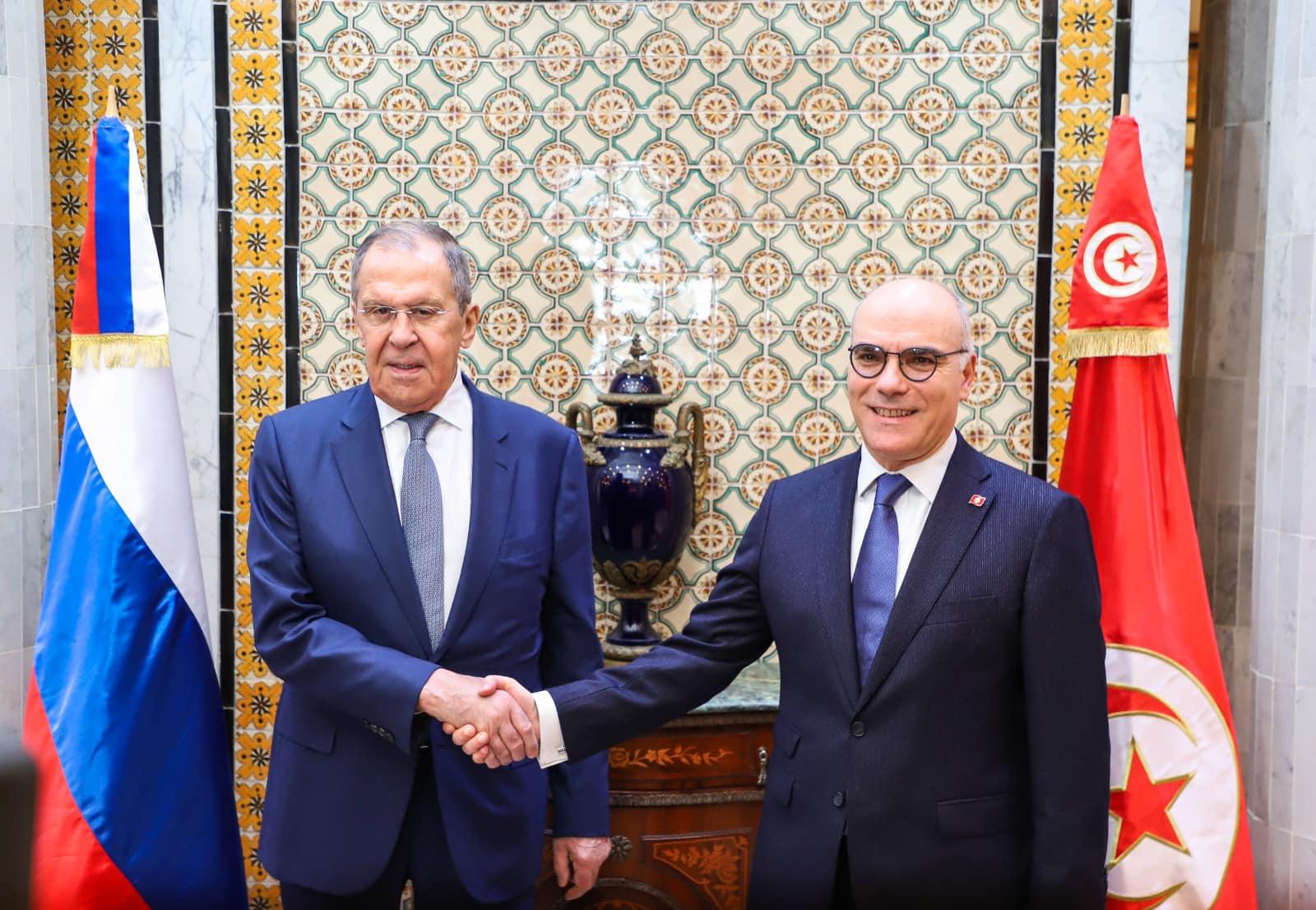 Les échanges commerciaux entre la Tunisie et la Russie objet d’une rencontre entre Nabil Ammar...