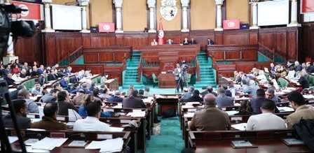 Tunisie – Le parlement valide une loi en vue de régulariser les situations de 6000...