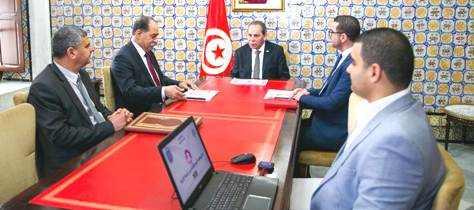 Tunisie – Hachani supervise une séance de travail sur les mesures de sécurité pour les...