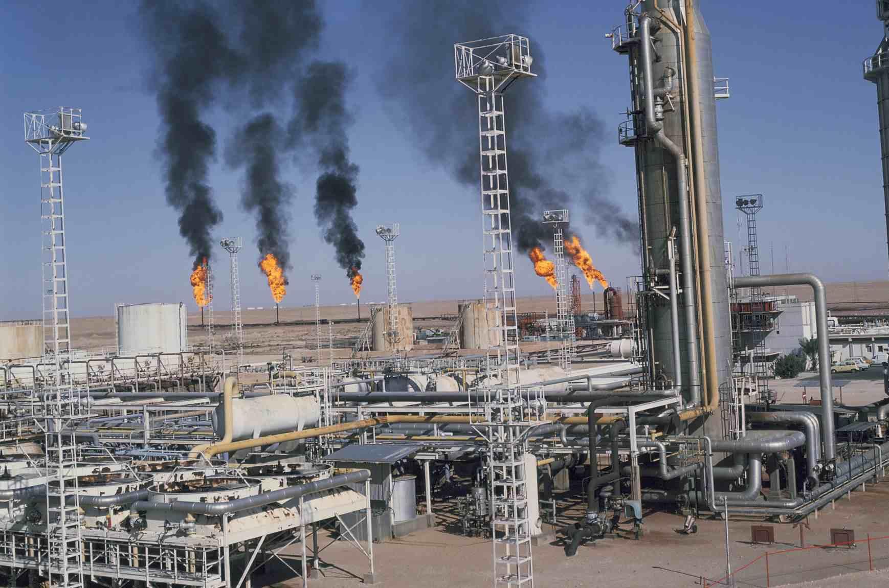 Pétrole : L’Algérie s’engage à une réduction volontaire de la production de 51 000 barils par...