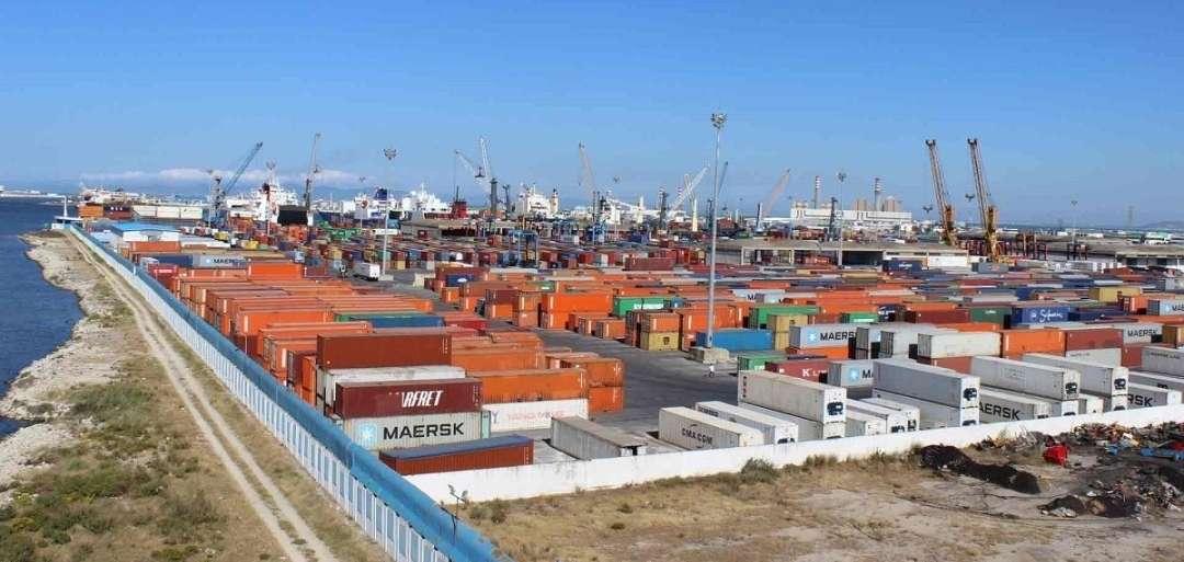 Les hydrocarbures ont porté la croissance du trafic portuaire à 29,4 millions de tonnes en...