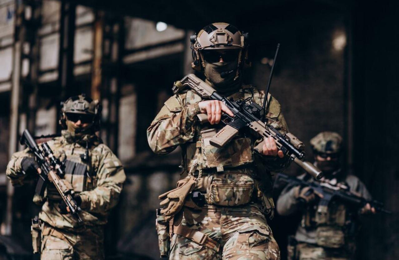Plus de 50 pays appellent l’ONU à arrêter la vente et le transfert d’armes à...