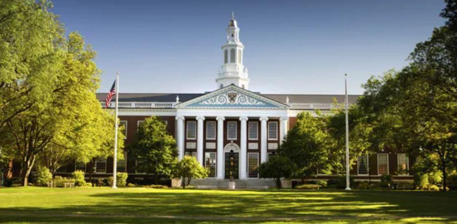 USA – Trump gèle 2,2 milliards à Harvard pour son refus de se soumettre aux...