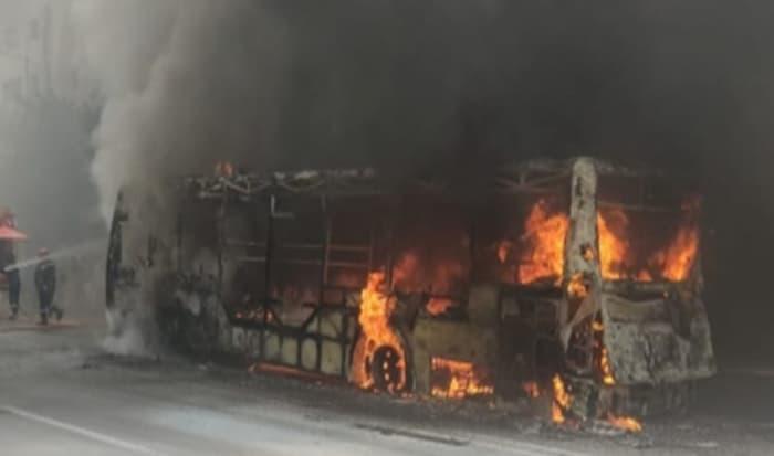 Sousse: Un bus d’une agence de voyage prend feu