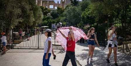 Grèce : La canicule tue une star de TV britannique et plusieurs touristes