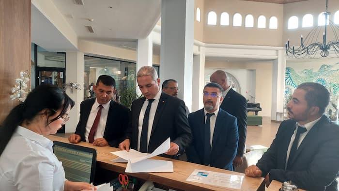 En visite inopinée dans des unités hôtelières à Bizerte: Moez Belhassine appelle à offrir au...