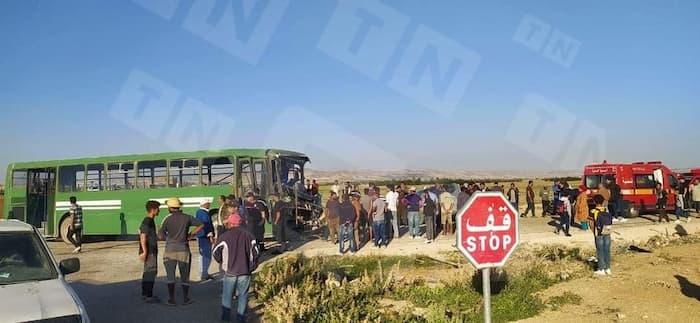 Le Kef: Un accident entre un bus scolaire et un camion (Photos)