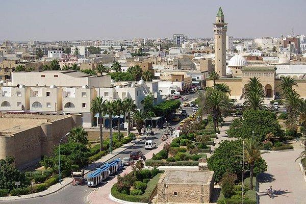 Monastir : Des louagistes pas comme les autres, ils sont diplômés du supérieur et formés