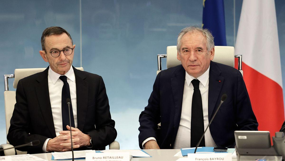 Bayrou “prépare” les Français à un effort collectif face à une crise économique et une...