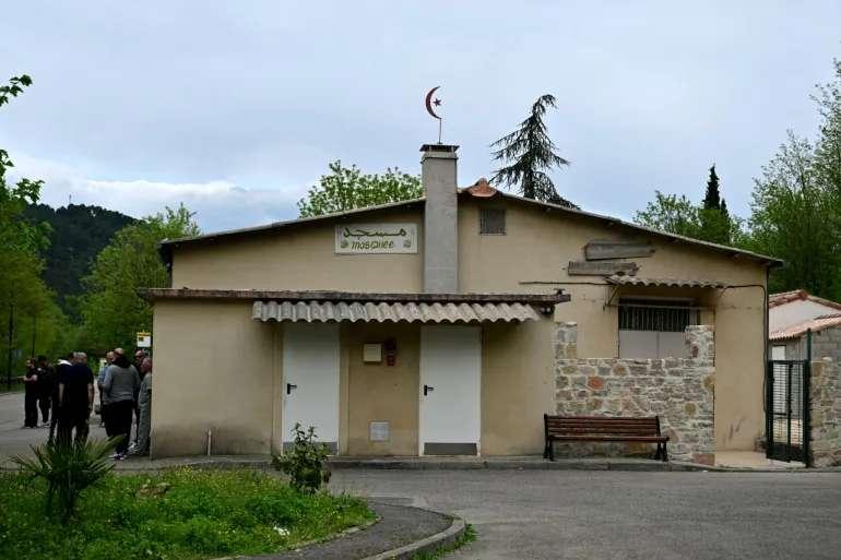France : un jeune poignardé en pleine prière, révélations sur l’assaillant et la victime