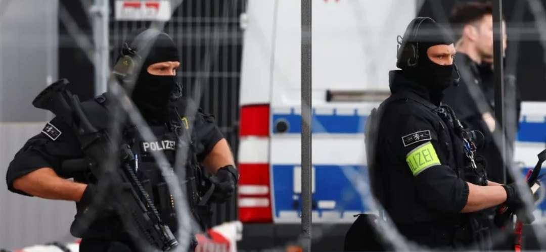 Allemagne : vaste opération policière contre une organisation d’extrême droite liée à la mouvance “Reichsbürger”