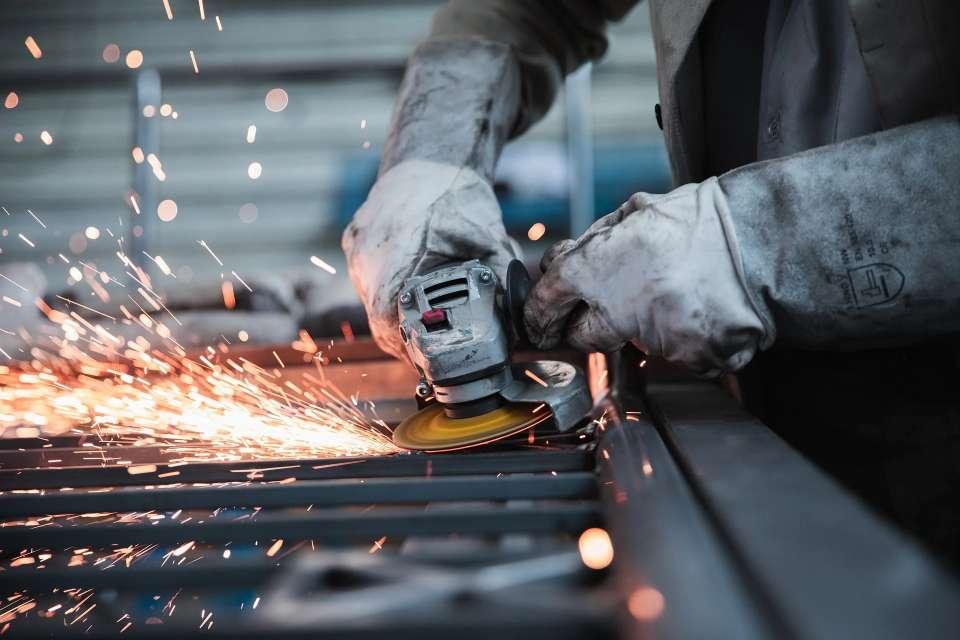 Les PME tunisiennes face à la taxe carbone européenne de 2026