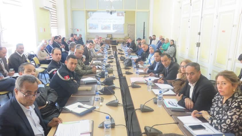 Gouvernorat de Tunis : Réunion de haut niveau en préparation de l’été 2025