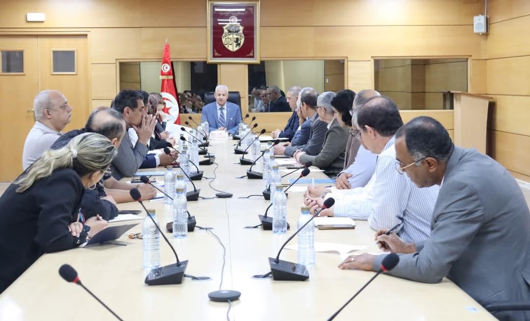 Ministère du Commerce : Réunion autour des réformes du secteur du cuir et de la...