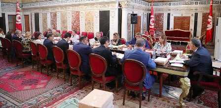 Tunisie – Les députés bombardent les membres du gouvernement avec 103 questions écrites