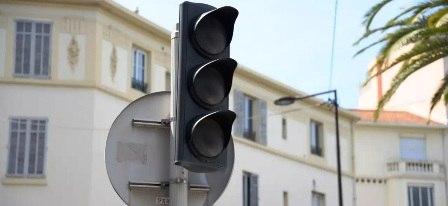 France : Panne d’électricité géante: personnes coincées dans des ascenseurs, paiement en espèces dans les magasins…...