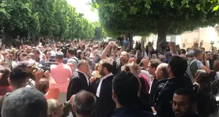 Tunisie : Mobilisation massive des avocats devant le Palais de justice de Tunis