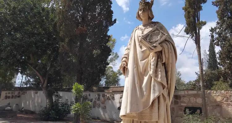 La mémoire de Saint-Louis en Tunisie : Chapelles, basilique et processions