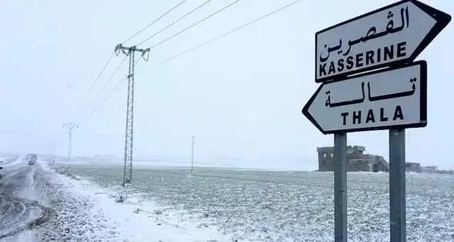 Tunisie : Après les chutes de neige, suspension des cours dans le gouvernorat de Kasserine