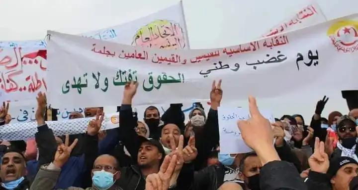Tunisie : Les surveillants généraux protestent contre l’agression d’un collègue à Sousse