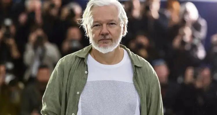 Julian Assange soutient les enfants de Gaza à Cannes
