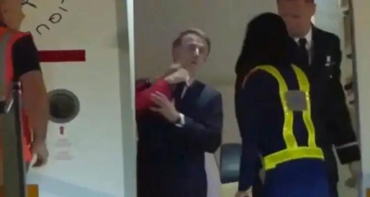 L’Élysée dément les rumeurs d’altercation entre Emmanuel et Brigitte Macron à leur descente d’avion