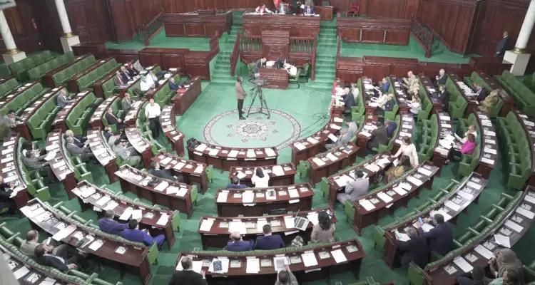 Tunisie : Le Parlement adopte la loi interdisant la sous-traitance et encadrant les contrats