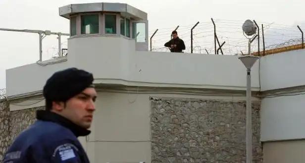 La Grèce libère 35 Tunisiens arrêtés lors d'une descente dans un centre d'appels