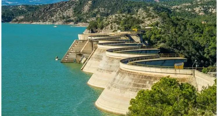 Tunisie : Déversement préventif du barrage de Mellegue face à une crue attendue en provenance d’Algérie