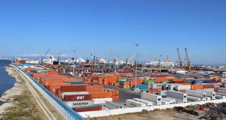 Tunisie : 250 tonnes de denrées alimentaires avariées détruites au port de Rades