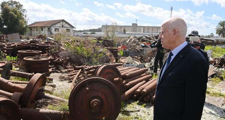 Visite inopinée de Kaïs Saïed au dépôt ferroviaire de Jebel Jelloud