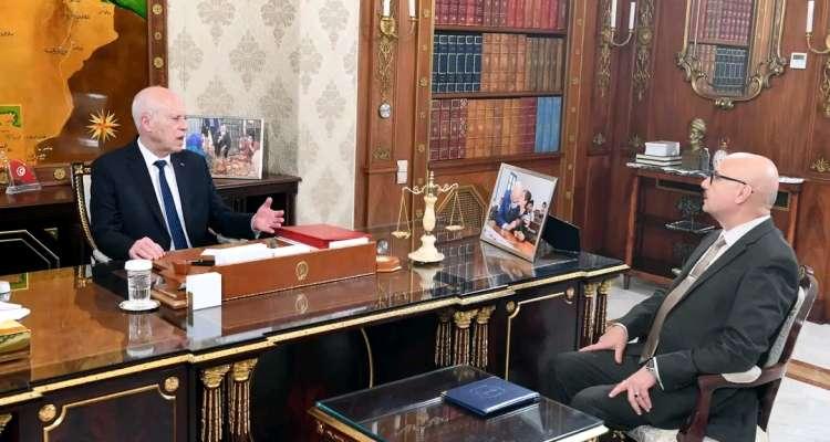 خلال لقاءه وزير الفلاحة، رئيس الجمهورية يأمر بإنشاء محطة لتحلية مياه البحر بالجنوب