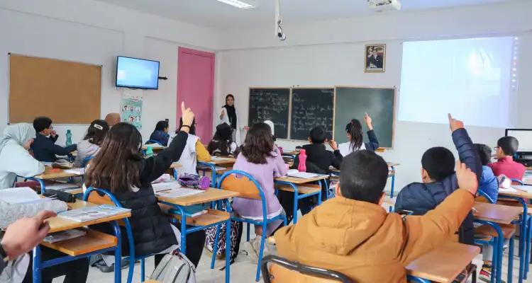 العودة المدرسية: 12730 شغورا في صفوف الأستاذة