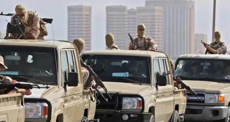 ليبيا: توتر عسكري بطرابلس ودعوات للمواطنين بالبقاء في منازلهم