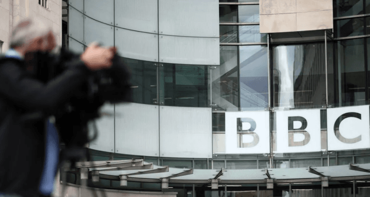 La BBC refuse de qualifier le Hamas de “terroriste”, malgré les critiques