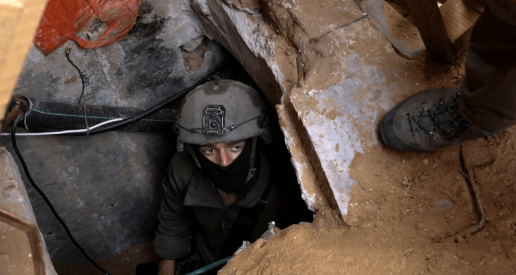 Israël a commencé à inonder les tunnels du Hamas, selon WSJ