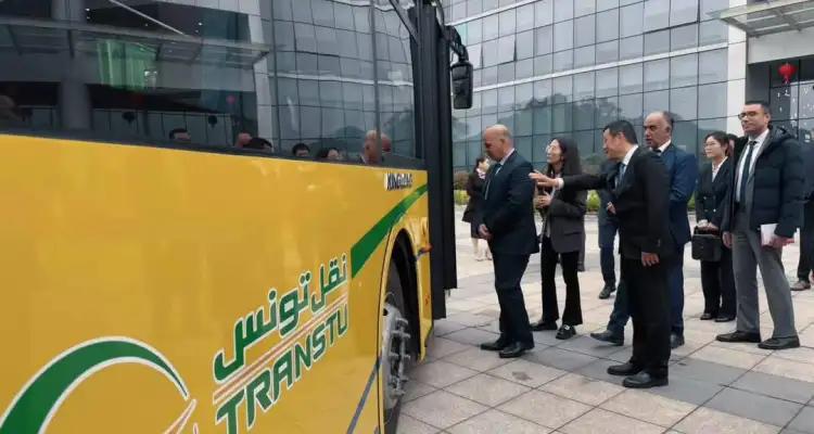 Tunisie : En Chine, Rachid Amri inspecte les nouveaux bus de la Transtu