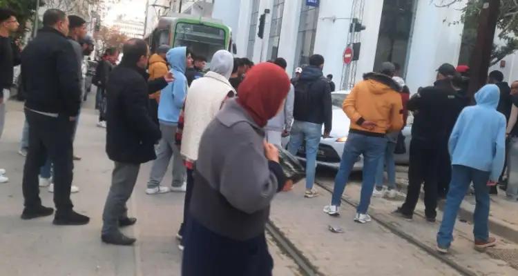 Tunis : Collision entre un métro et une voiture